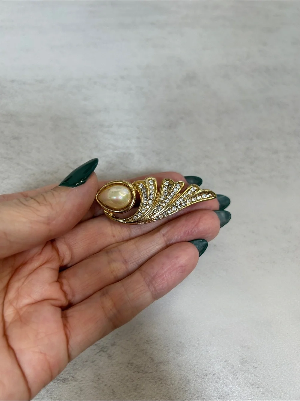 Gold-Tone Pearl and Crystal Fan Brooch - Elegant Women's Jewelry